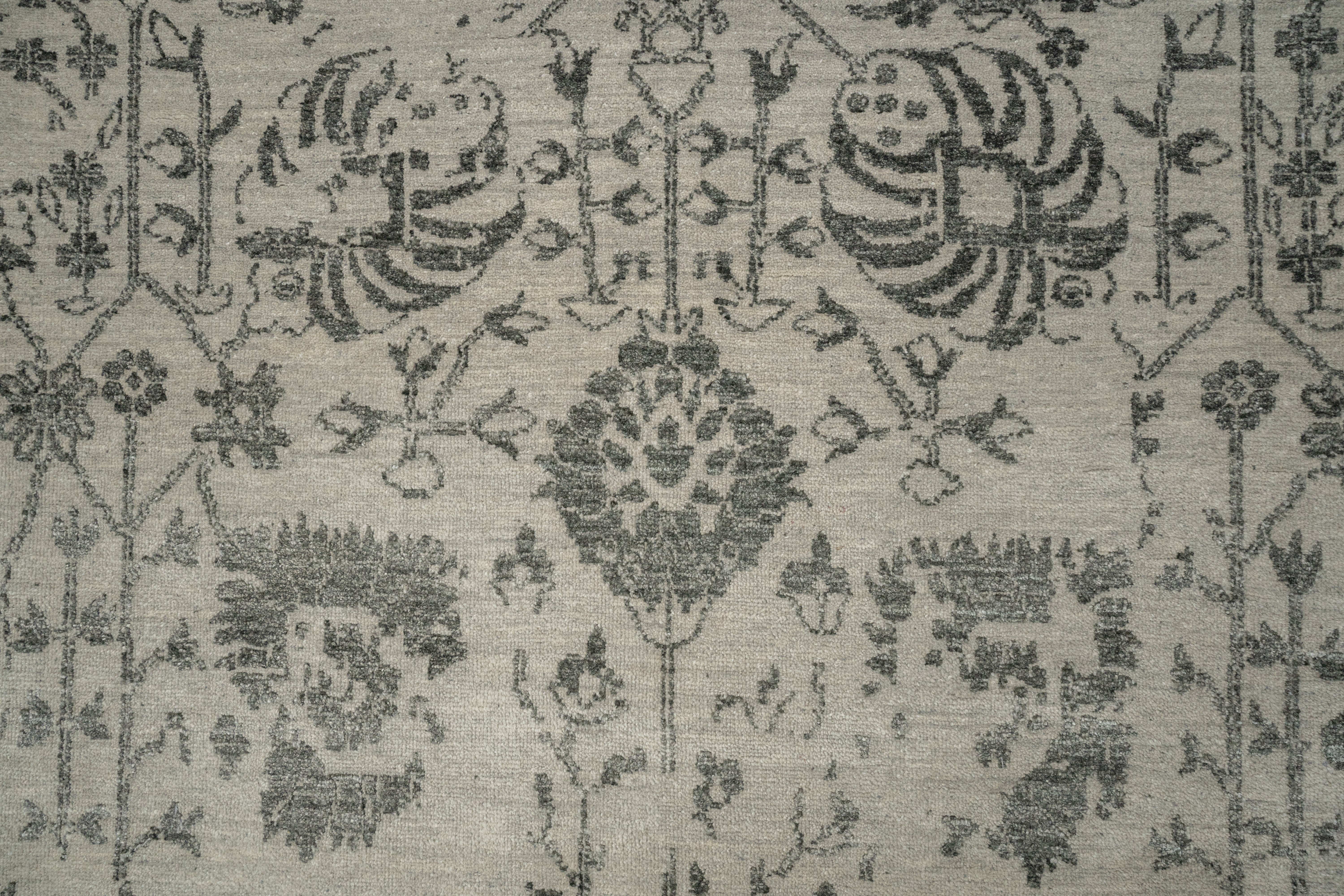 Handknotted Modern Carpet, DIA- 2141 VASE 3